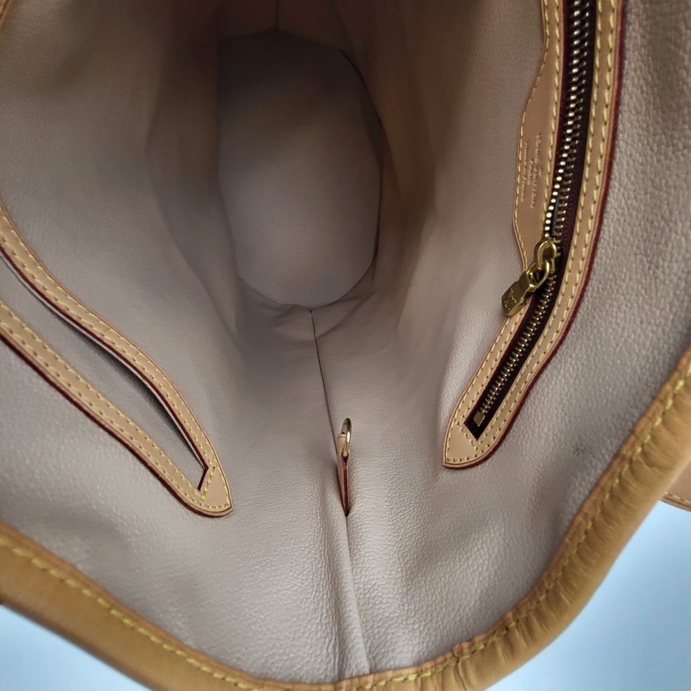 Louis Vuitton Monogram GM Bucket Shoulder Bag, Authentic..!! - Picture 12 of 16